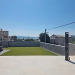 Madison, Spacious Sea View Near Zadar With Heated Pool פוסדריה