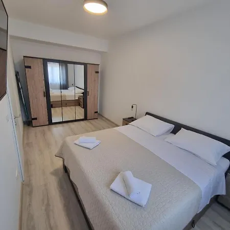 Villa Madison, Spacious Sea View Apartments Near Zadar With Heated Pool Daire