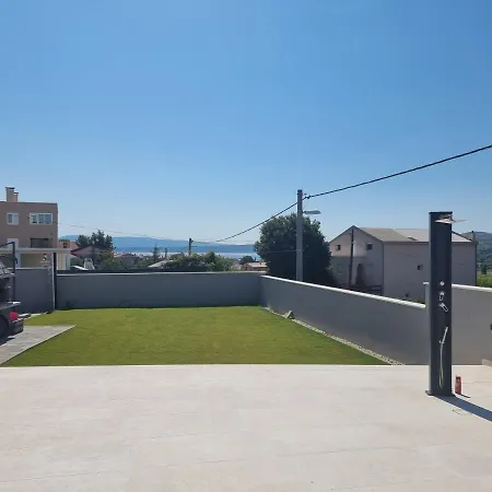 Madison, Spacious Sea View Near Zadar With Heated Pool Posedarje
