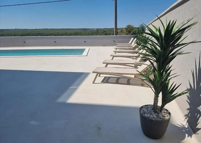 Madison, Spacious Sea View Near Zadar With Heated Pool Apartman *
