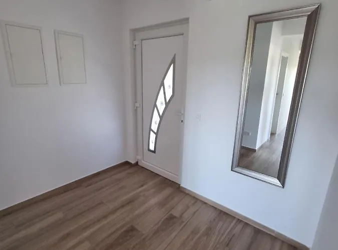 Madison, Spacious Sea View Near Zadar With Heated Pool Posedarje