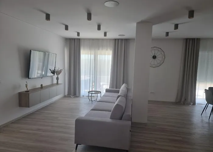 Madison, Spacious Sea View Near Zadar With Heated Pool * Posedarje