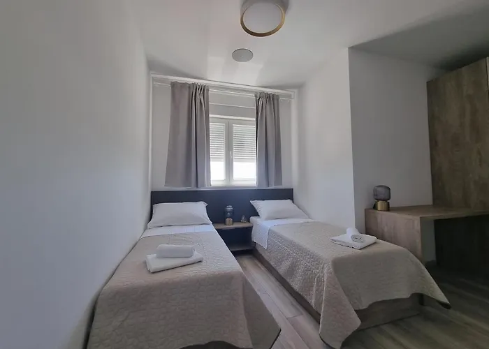 Madison, Spacious Sea View Near Zadar With Heated Pool Posedarje