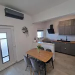Madison, Spacious Sea View Near Zadar With Heated Pool