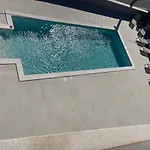 Madison, Spacious Sea View Near Zadar With Heated Pool 公寓