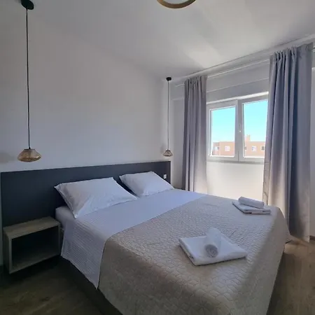 Apartmán Villa Madison, Spacious Sea View Apartments Near Zadar With Heated Pool Posedarje