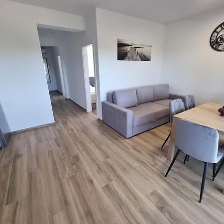 Villa Madison, Spacious Sea View Apartments Near Zadar With Heated Pool