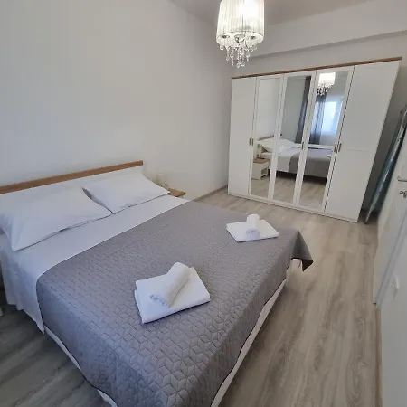 Madison, Spacious Sea View Near Zadar With Heated Pool Apartament