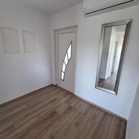 Madison, Spacious Sea View Near Zadar With Heated Pool Posedarje