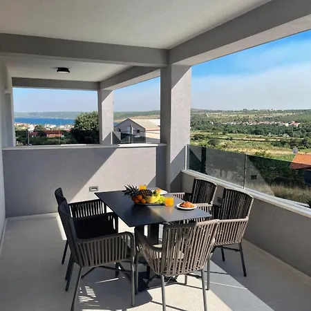 Villa Madison, Spacious Sea View Apartments Near Zadar With Heated Pool Posedarje