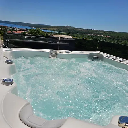 Villa Madison, Spacious Sea View Apartments Near Zadar With Heated Pool Posedarje