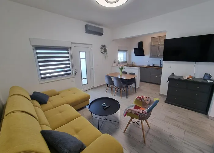 Apartment Madison, Spacious Sea View Near Zadar With Heated Pool *