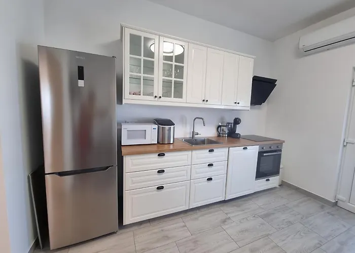 Madison, Spacious Sea View Near Zadar With Heated Pool Apartment