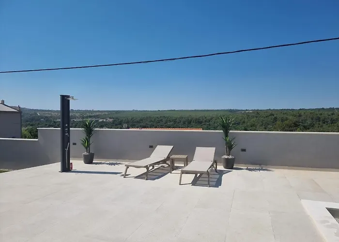 公寓 Madison, Spacious Sea View Near Zadar With Heated Pool 珀塞达耶
