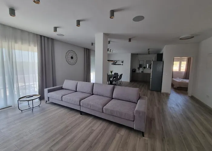 Madison, Spacious Sea View Near Zadar With Heated Pool Apartman *