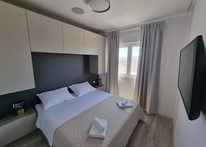 Madison, Spacious Sea View Near Zadar With Heated Pool * Posedarje