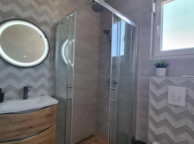 Madison, Spacious Sea View Near Zadar With Heated Pool Posedarje